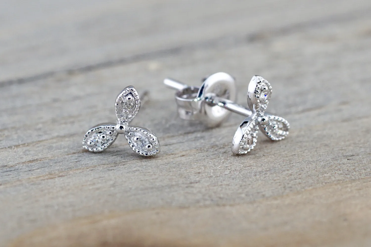 14k White Gold Petal Flower Earring Studs Stud