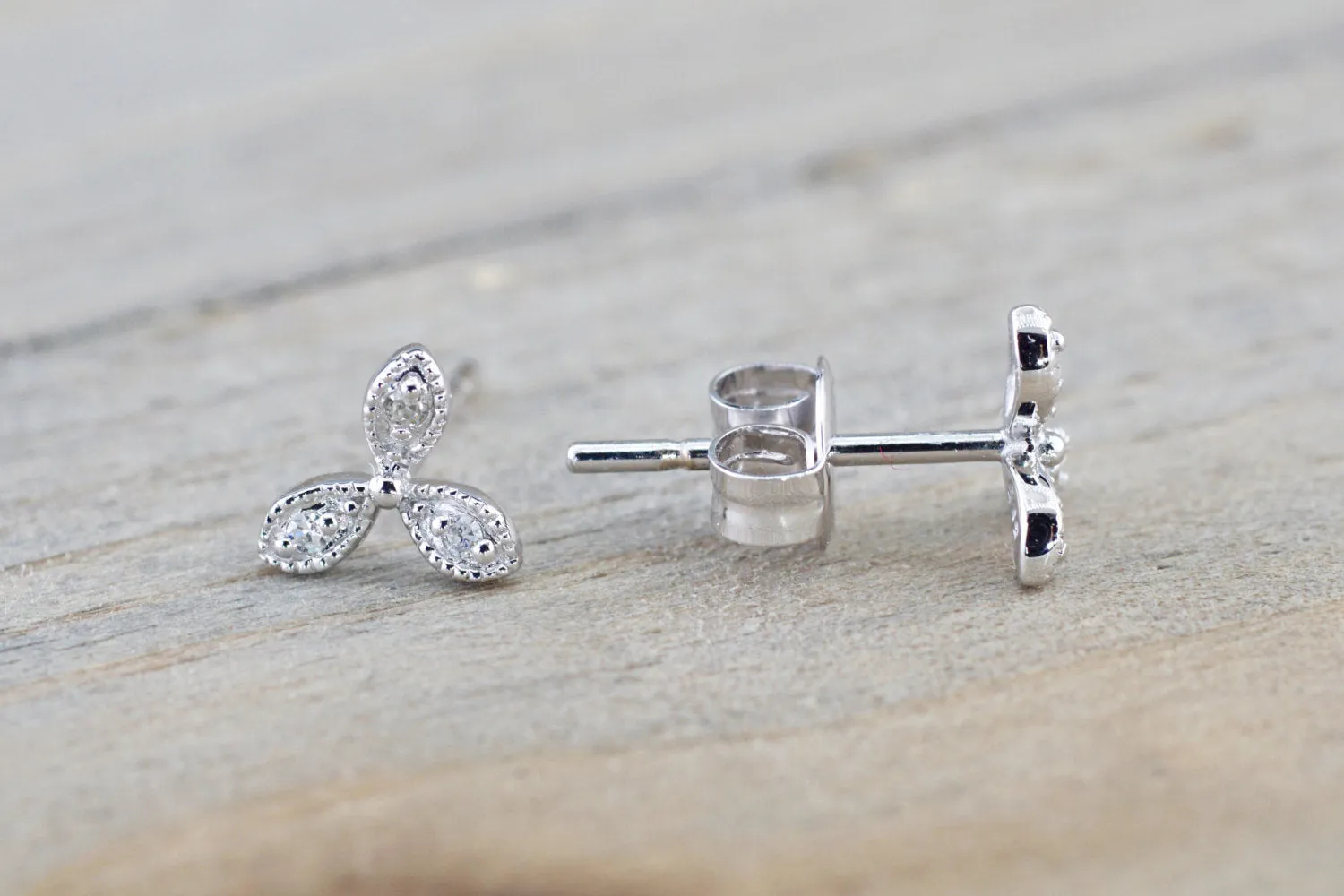 14k White Gold Petal Flower Earring Studs Stud