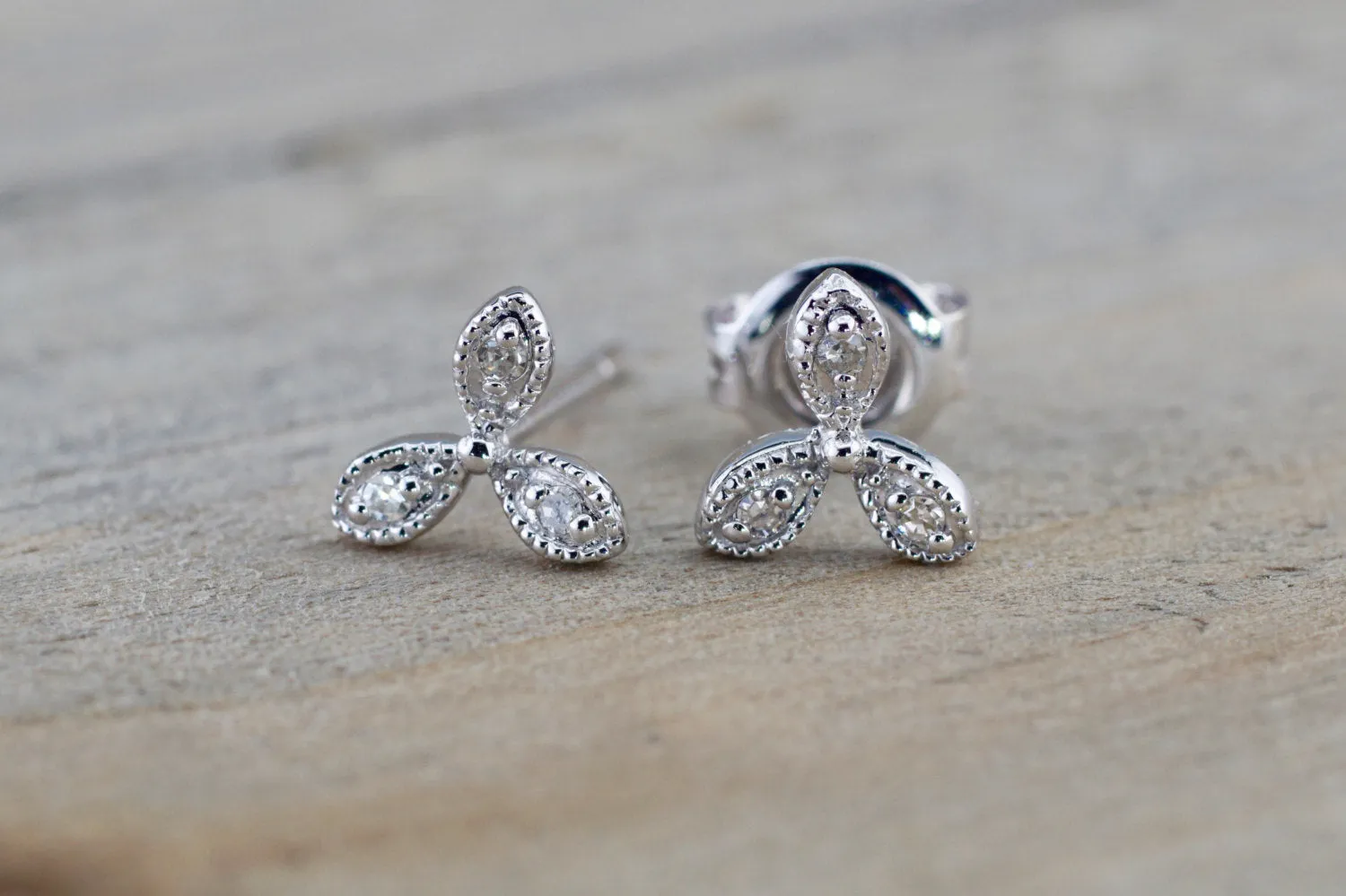 14k White Gold Petal Flower Earring Studs Stud