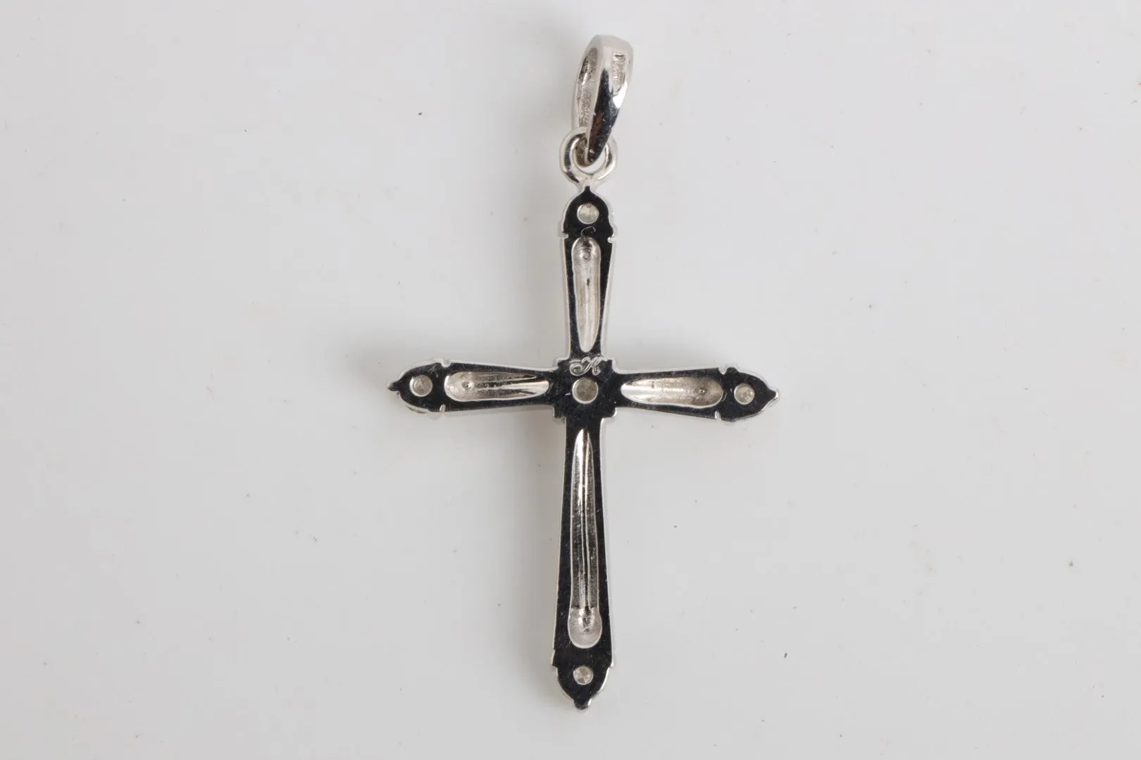 18k White Gold 0.45tcw Diamond Cross Pendant (2.29g.)