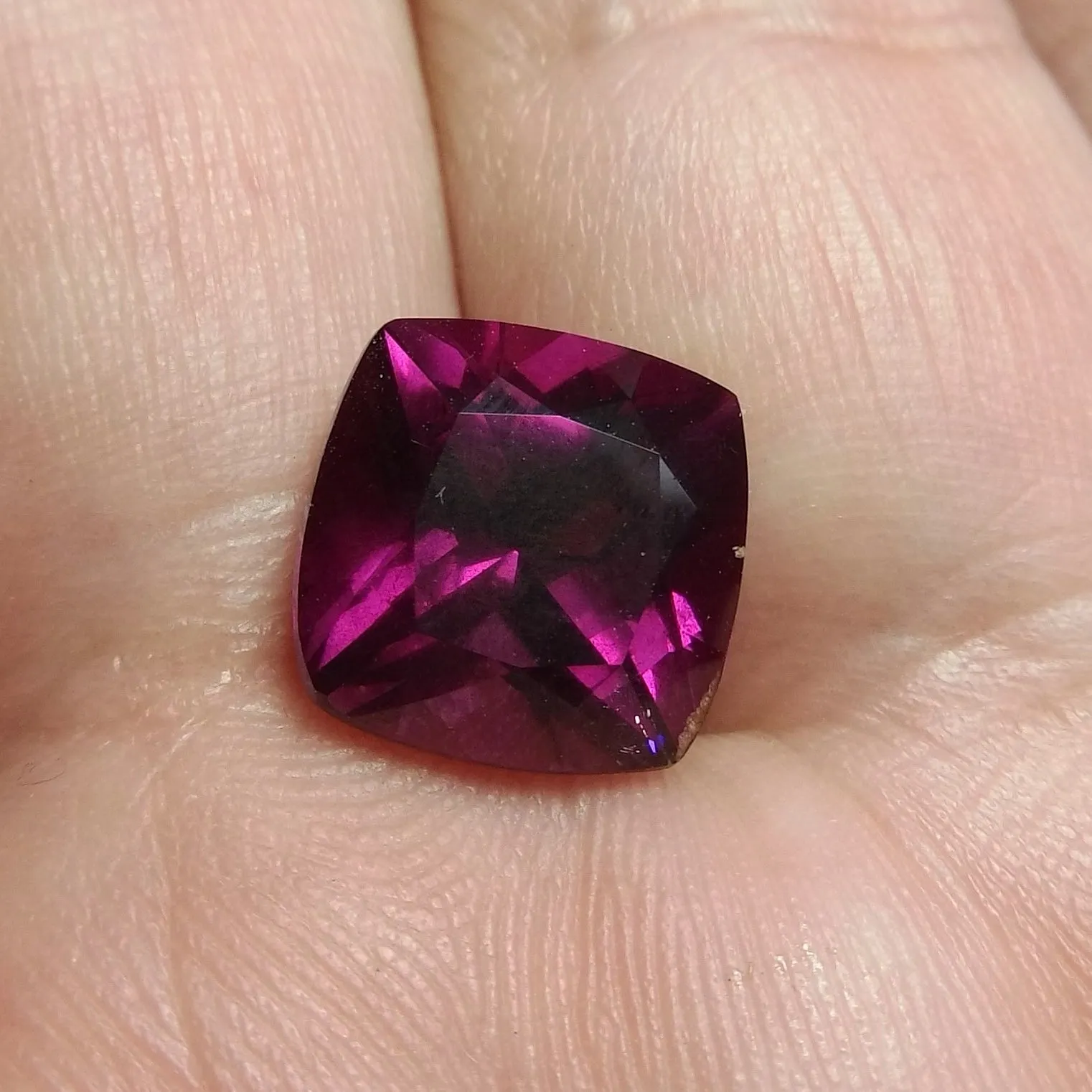 5.97ct MOZAMBIQUE GRAPE JELLY PURPLE GARNET