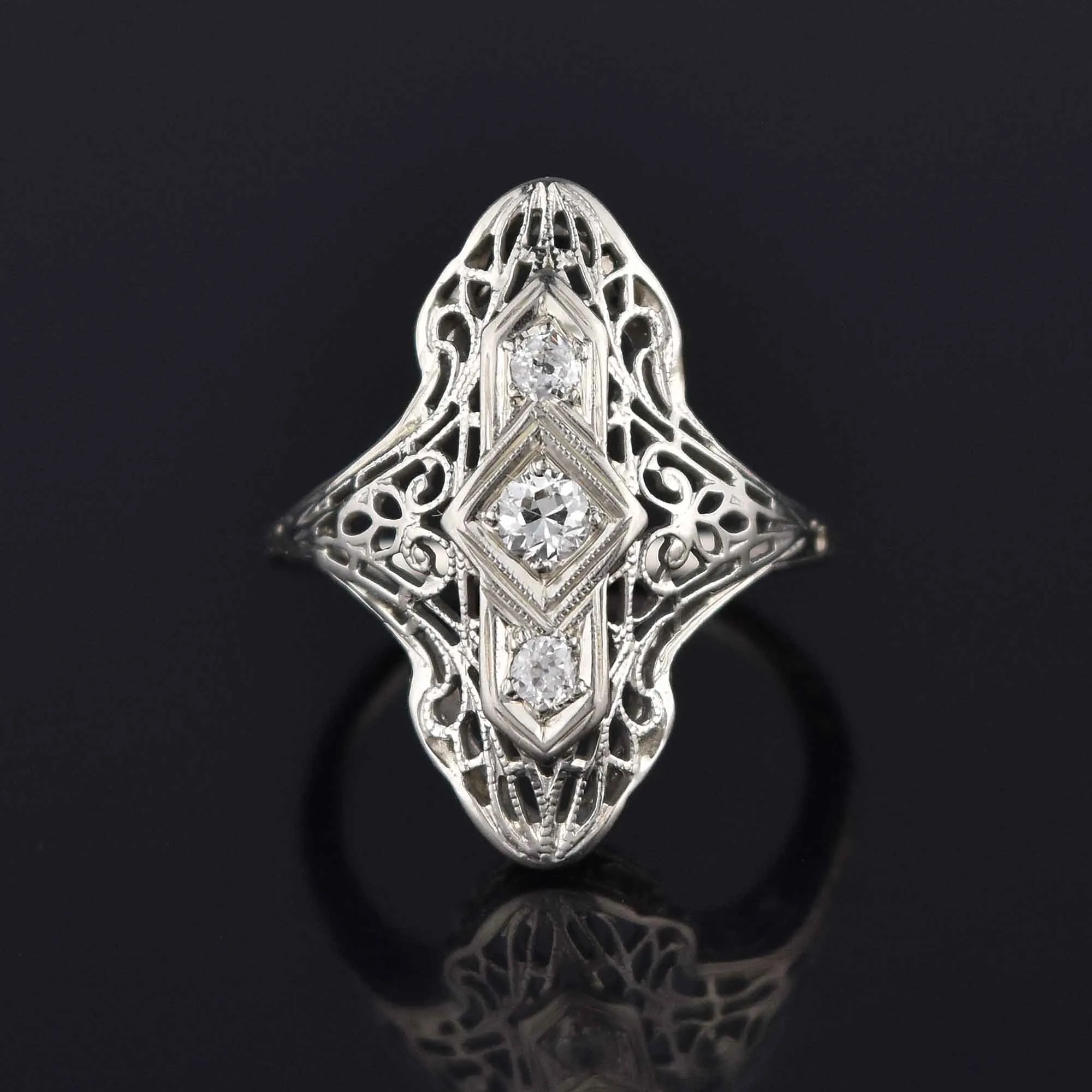 Art Deco 18K White Gold Filigree Diamond Ring