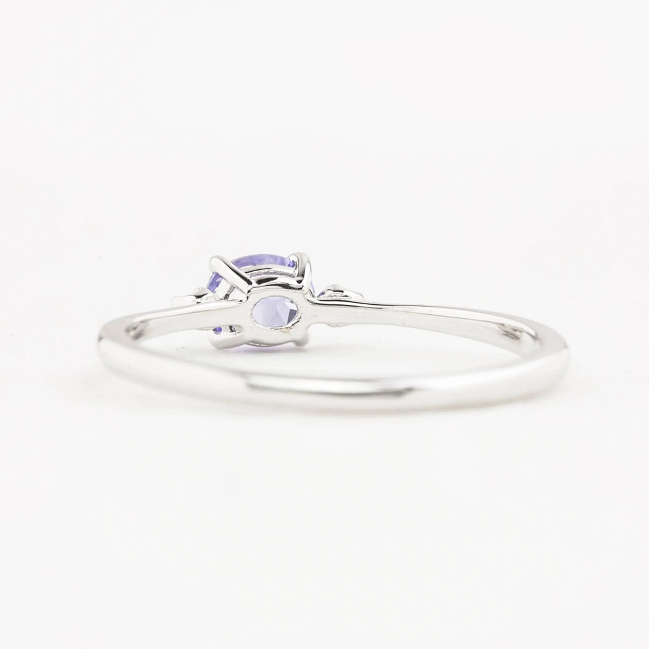 Emilie Ring 5mm 0.45ct Purple Umba Sapphire 14K White Gold