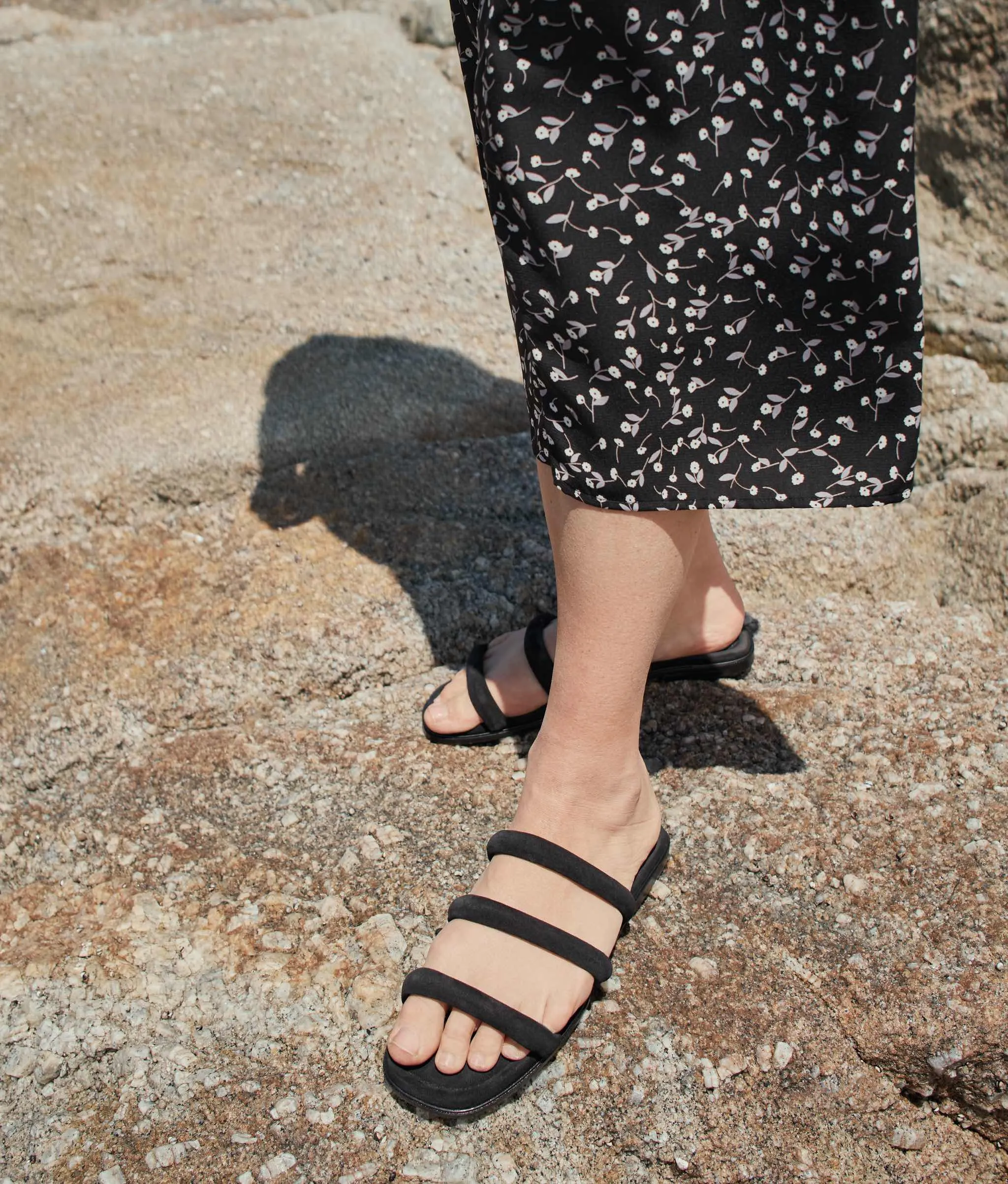 The Monroe Sandal | Noir Suede